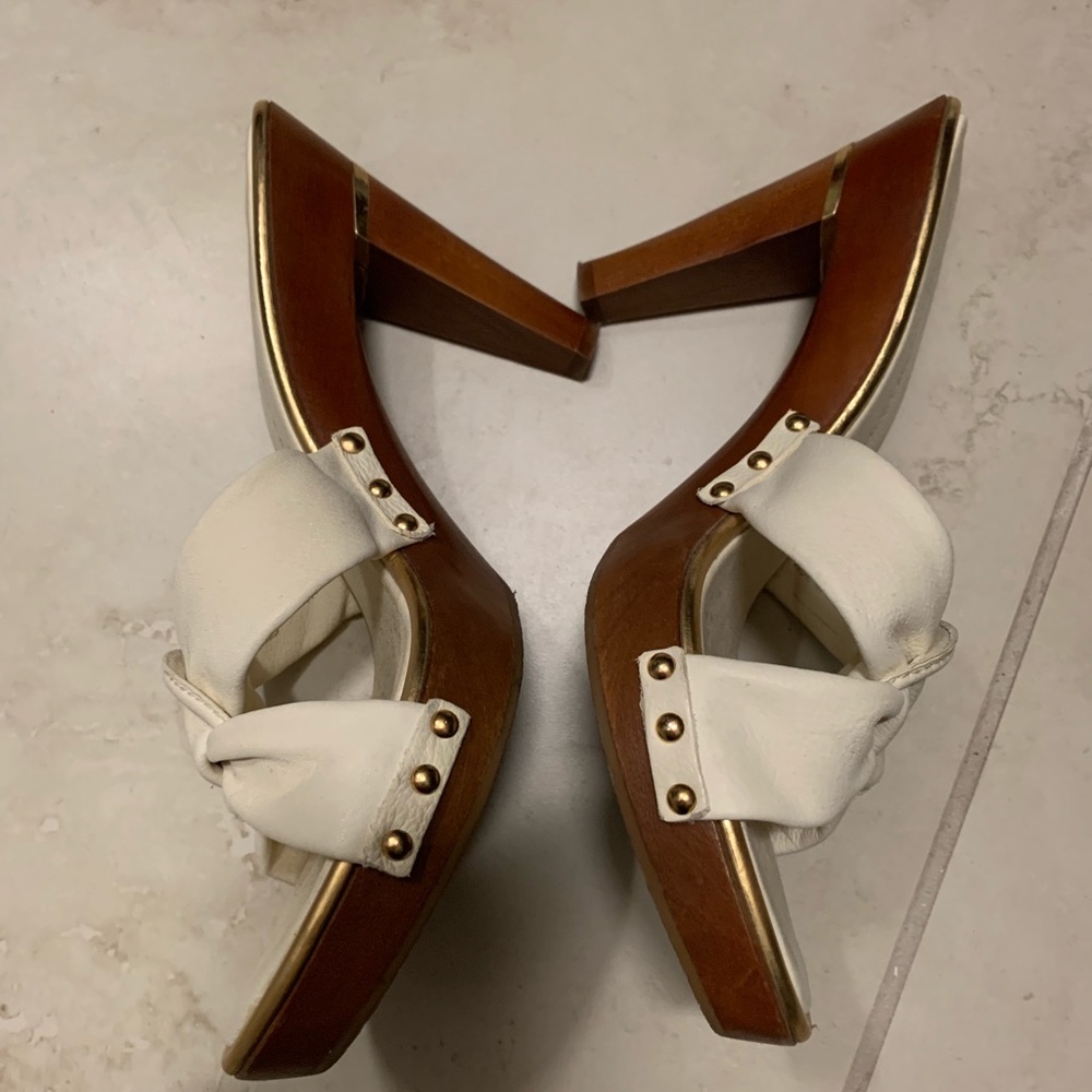 Heels - Picture 4 of 5